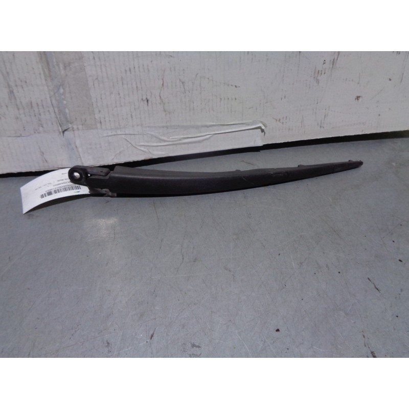 Recambio de brazo limpia trasero para hyundai i30cw style referencia OEM IAM   