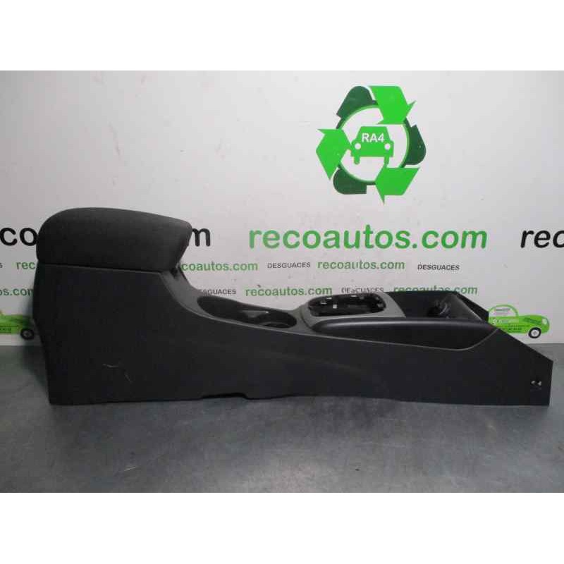 Recambio de apoyabrazos central para hyundai i30cw 1.6 crdi cat referencia OEM IAM 846112R100 846102R110 