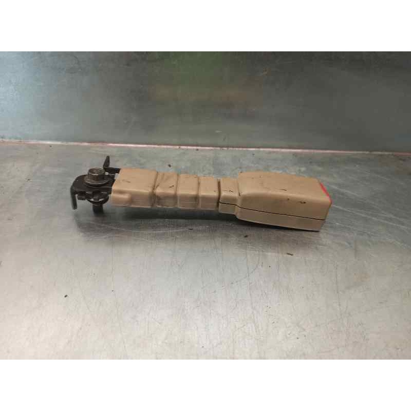 Recambio de enganche cinturon para kia carnival 2.9 crdi cat referencia OEM IAM   