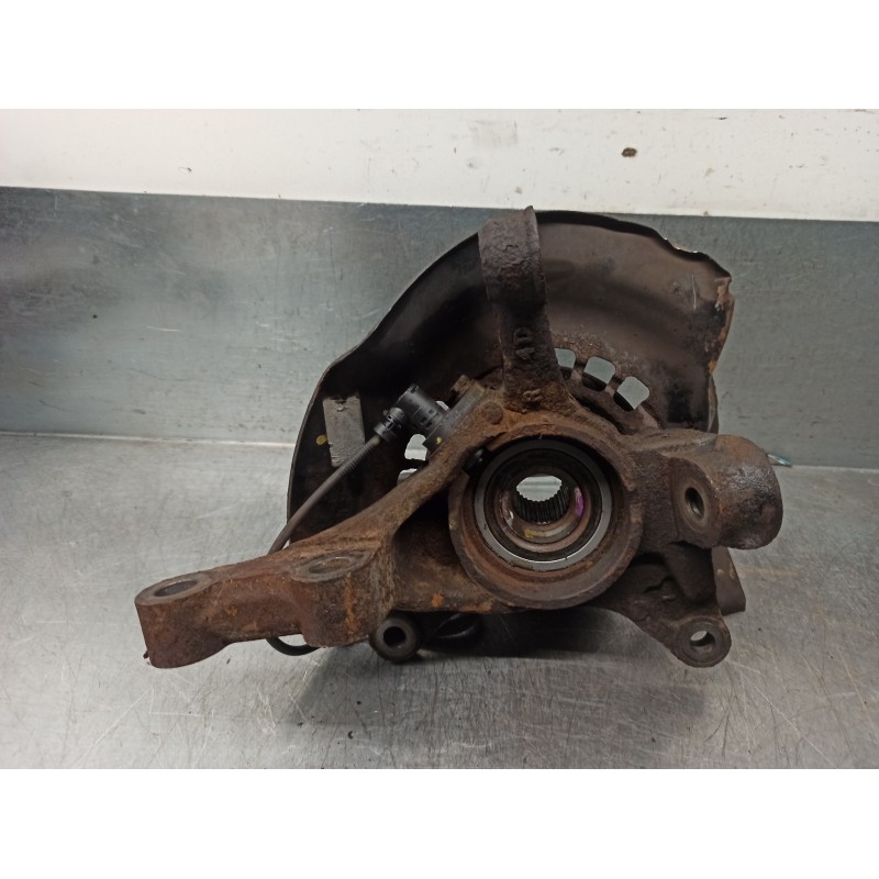 Recambio de mangueta delantera derecha para toyota avensis verso (m20) 2.0 turbodiesel cat referencia OEM IAM 4321144040  