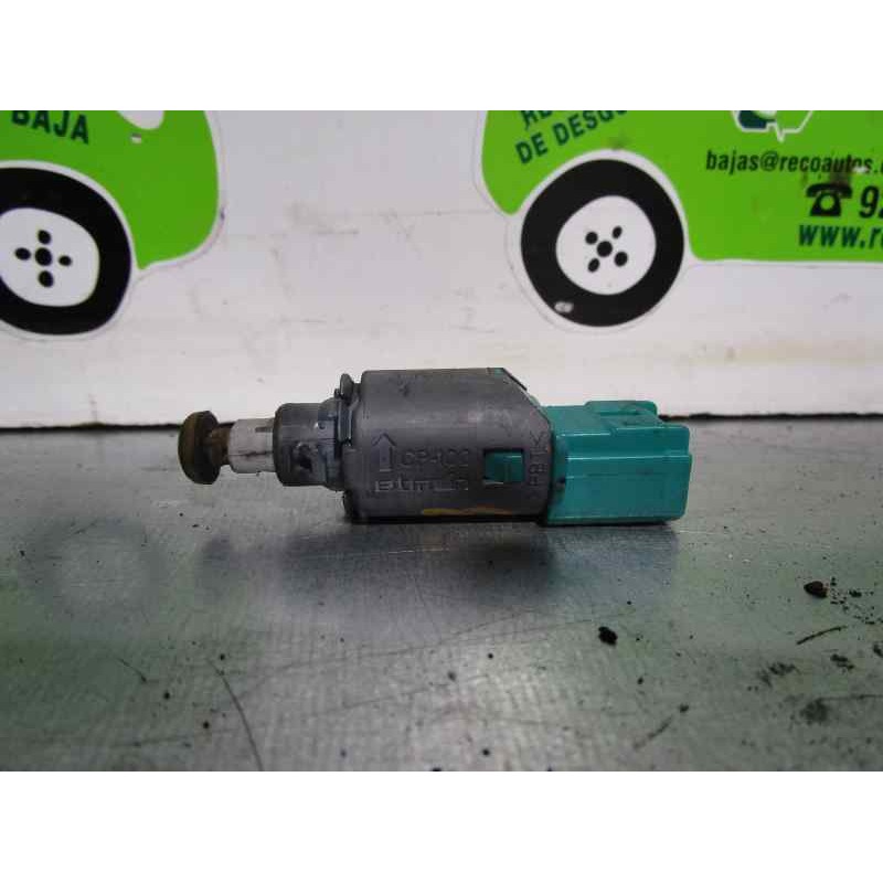 Recambio de interruptor para renault megane ii berlina 3p 1.9 dci diesel referencia OEM IAM 8200168240B  