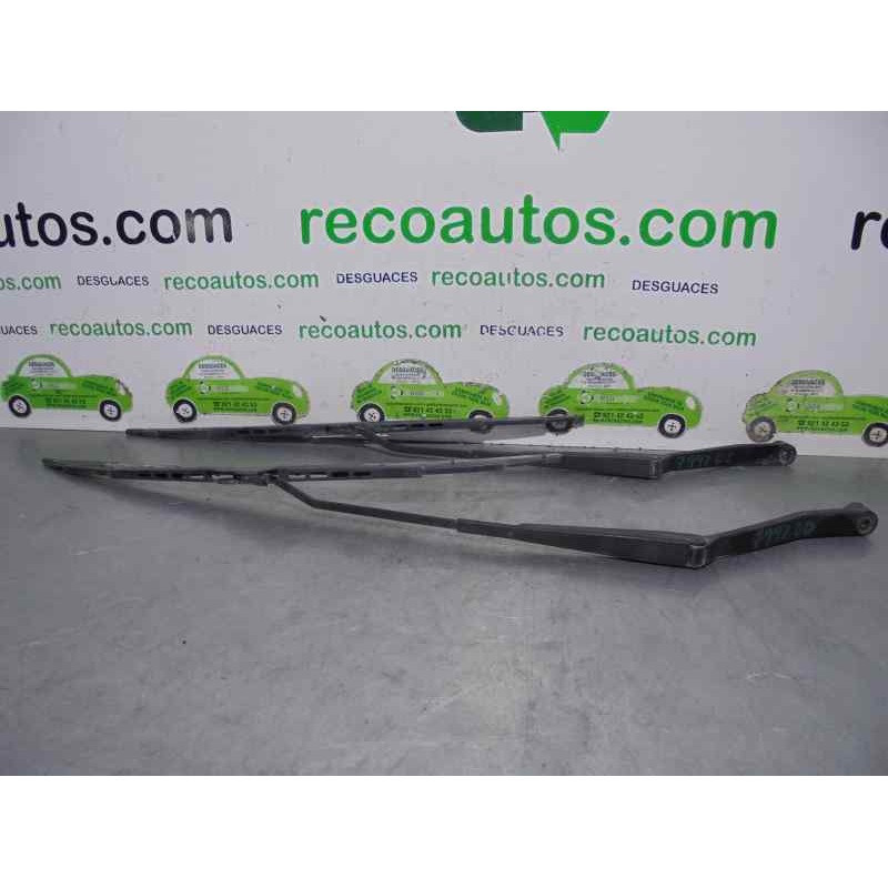 Recambio de brazo limpia delantero derecho para tata safari ex safari 2.0 referencia OEM IAM   