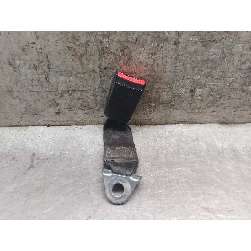 Recambio de enganche cinturon para citroen saxo 1.5 diesel referencia OEM IAM   