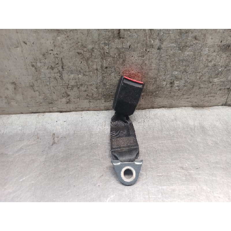 Recambio de enganche cinturon para citroen saxo 1.5 diesel referencia OEM IAM SINREFE  