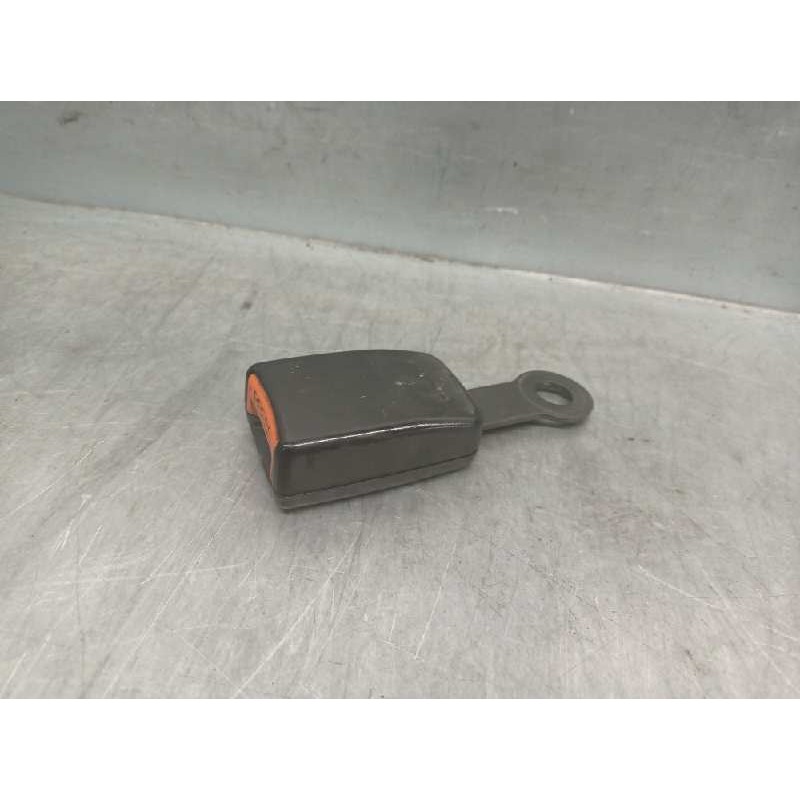 Recambio de enganche cinturon para nissan serena (c23m) 2.3 slx diesel referencia OEM IAM 868427C400 