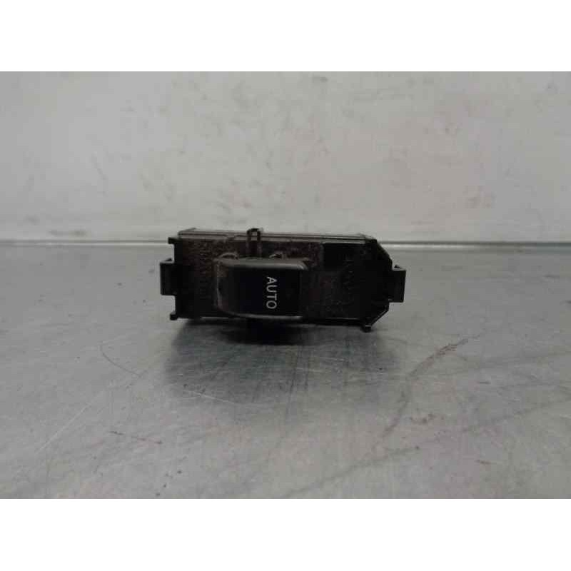 Recambio de mando elevalunas delantero derecho para toyota avensis verso (m20) 2.0 turbodiesel cat referencia OEM IAM 8403044020