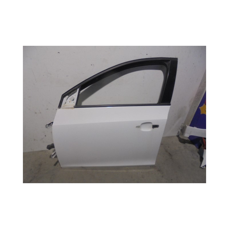 Recambio de puerta delantera izquierda para chevrolet cruze lt referencia OEM IAM  BLANCA 4 PUERTAS