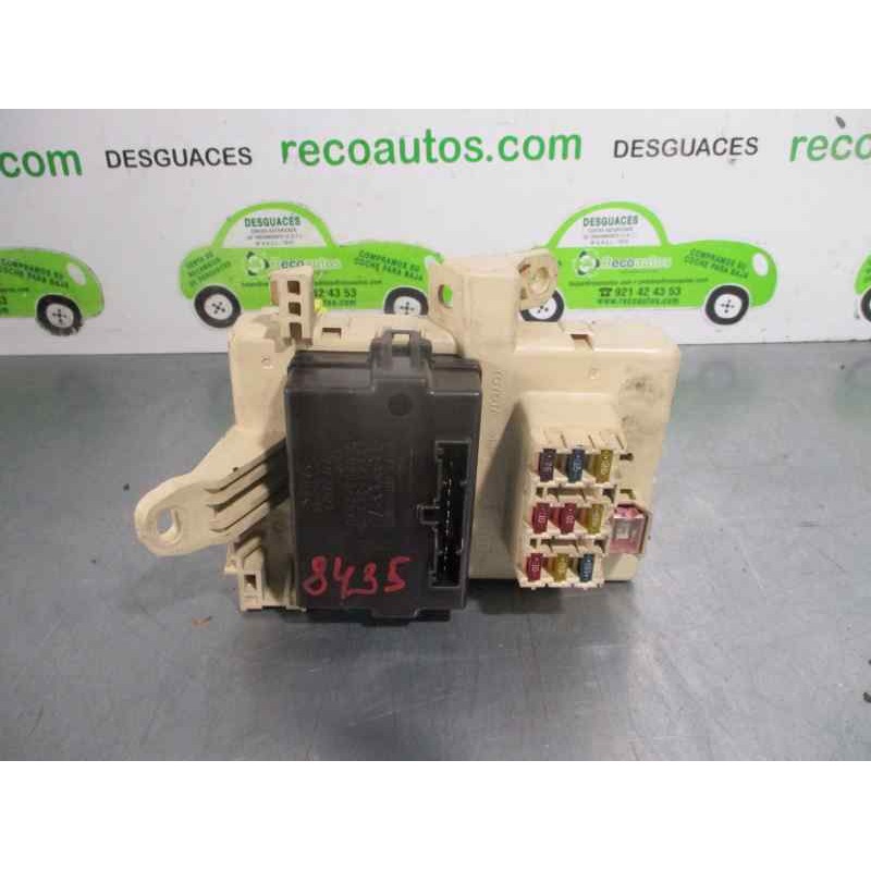 Recambio de caja reles / fusibles para toyota hilux (kun) 2.5 turbodiesel referencia OEM IAM 8264135220 0689002670 