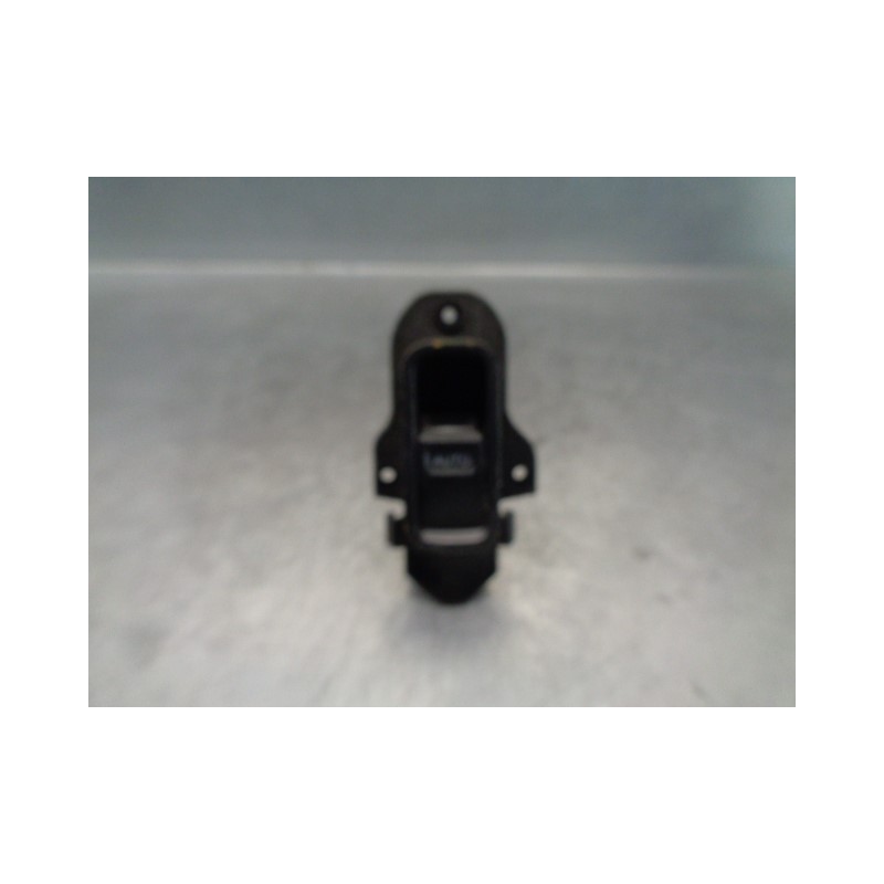 Recambio de mando elevalunas trasero derecho para lexus rx300 (mcu15) luxury referencia OEM IAM 8403030020C0 8403030020 