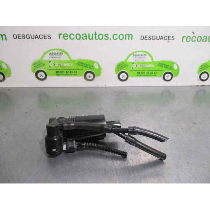 Recambio de bomba agua para volvo v40 cross country 2.0 diesel cat referencia OEM IAM 1026810001  