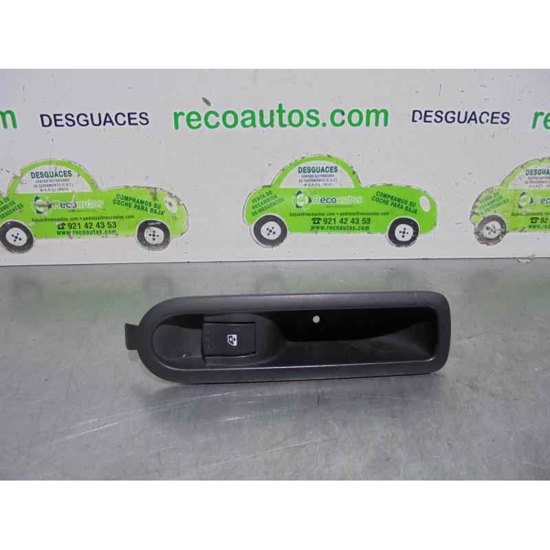 Recambio de mando elevalunas trasero derecho para renault scenic ii 1.5 dci diesel referencia OEM IAM 156013870  