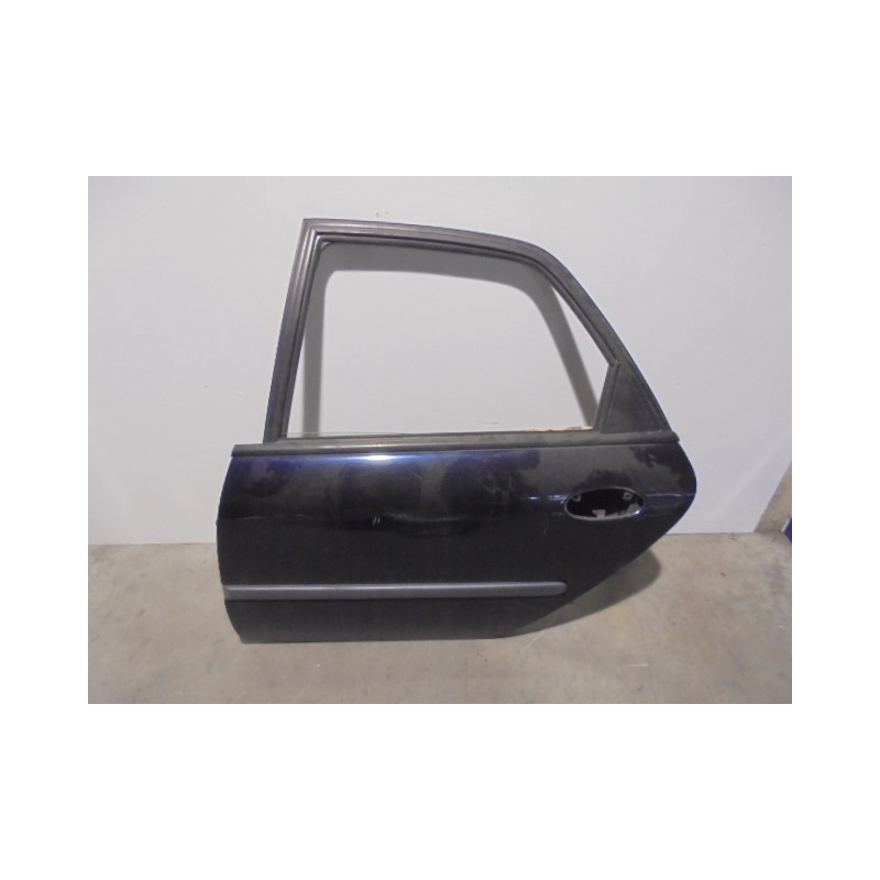 Recambio de puerta trasera izquierda para renault laguna grandtour (k56) referencia OEM IAM 7751468112 AZUL 5 PUERTAS