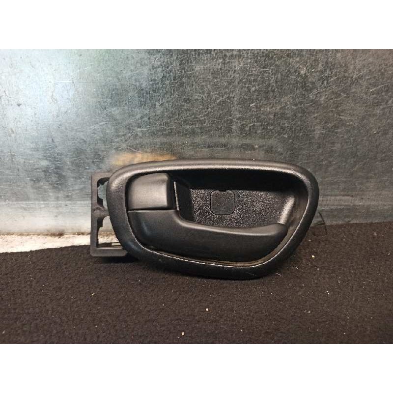 Recambio de maneta interior trasera izquierda para hyundai i10 1.1 12v cat referencia OEM IAM 826130X000  