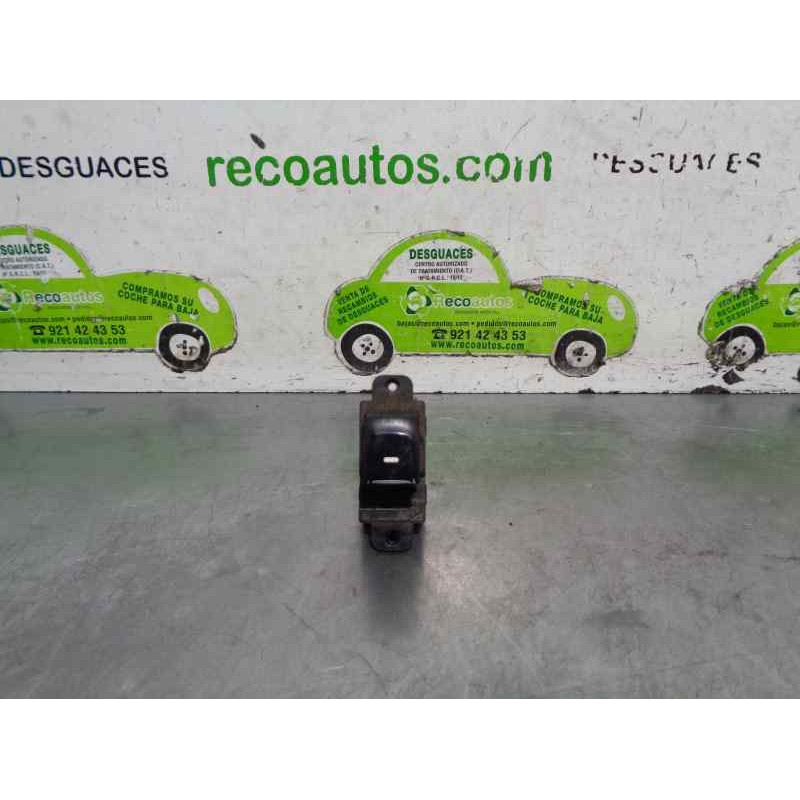 Recambio de mando elevalunas delantero derecho para hyundai i10 1.0 cat referencia OEM IAM 93575B40004X 299122842 