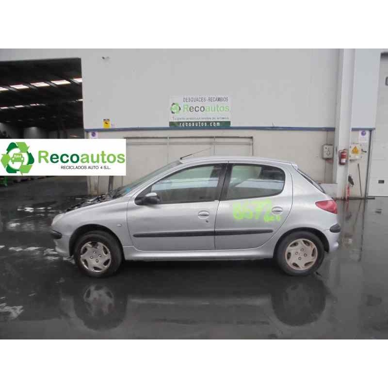 peugeot 206 berlina del año 2000