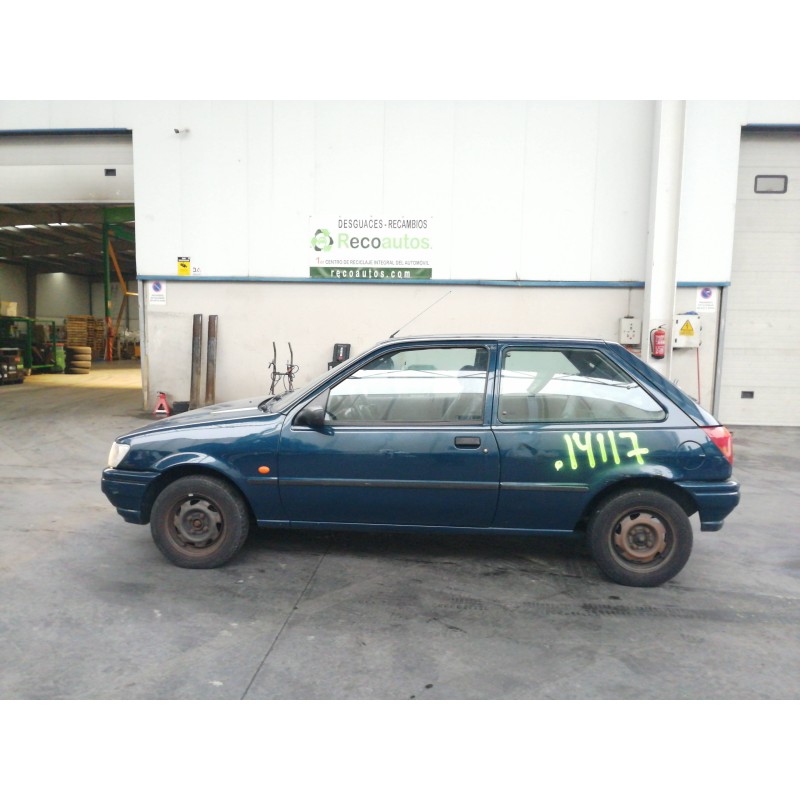 ford fiesta berlina del año 1995