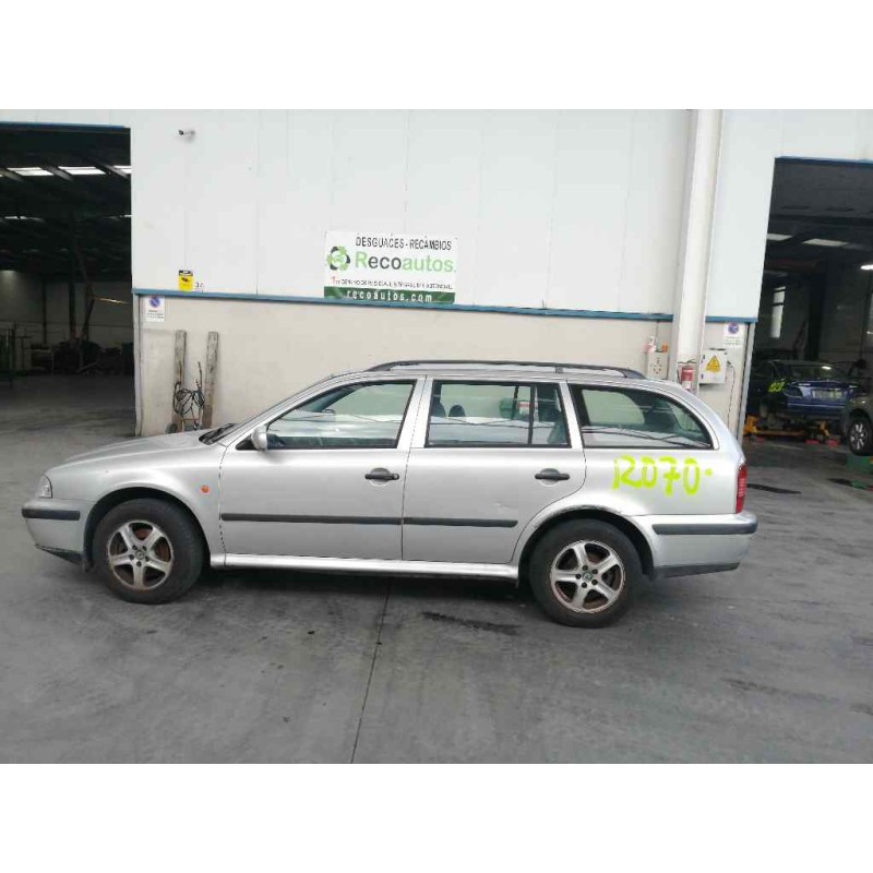 skoda octavia combi (1u5) del año 2000