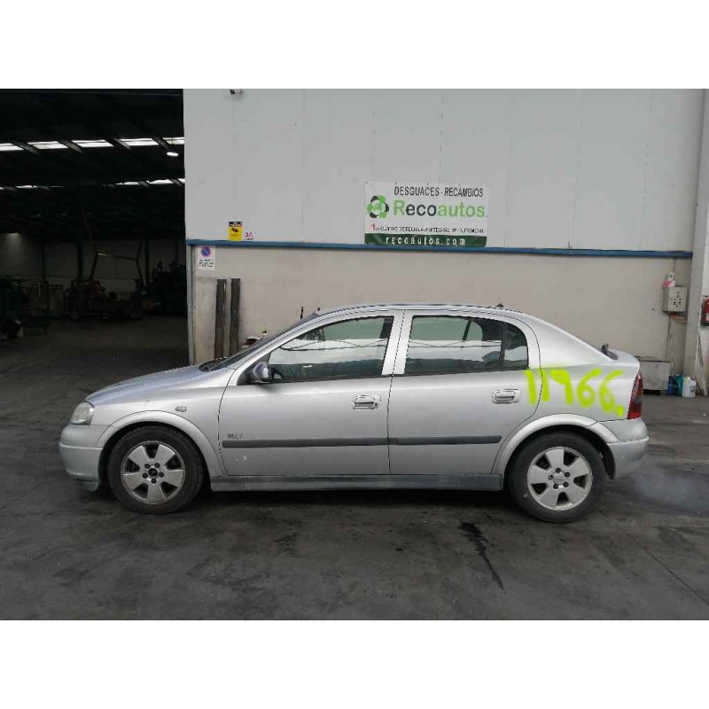 opel astra g berlina del año 2002