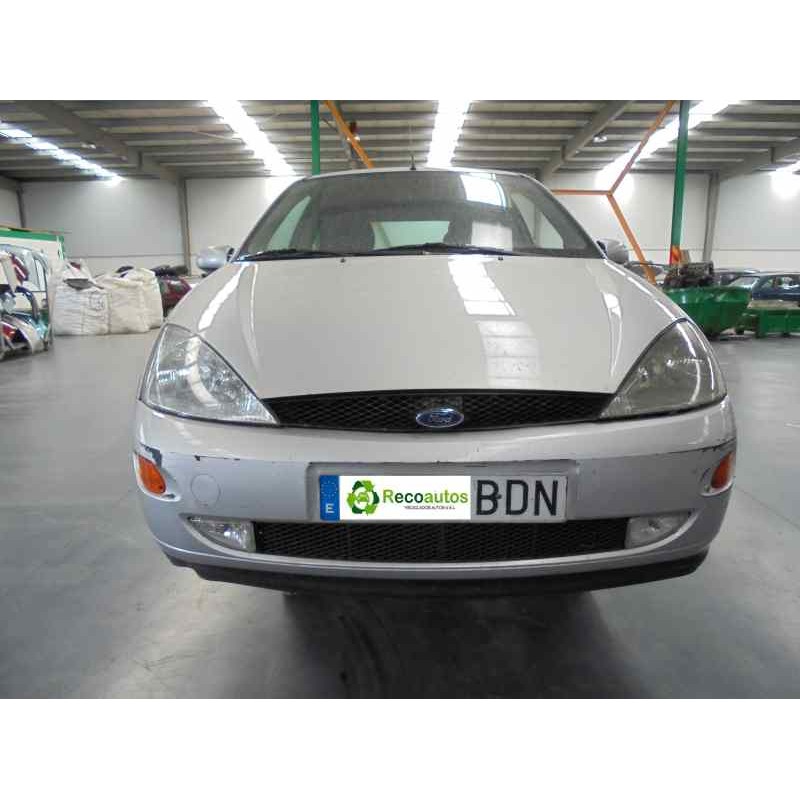 ford focus berlina (cak) del año 2000