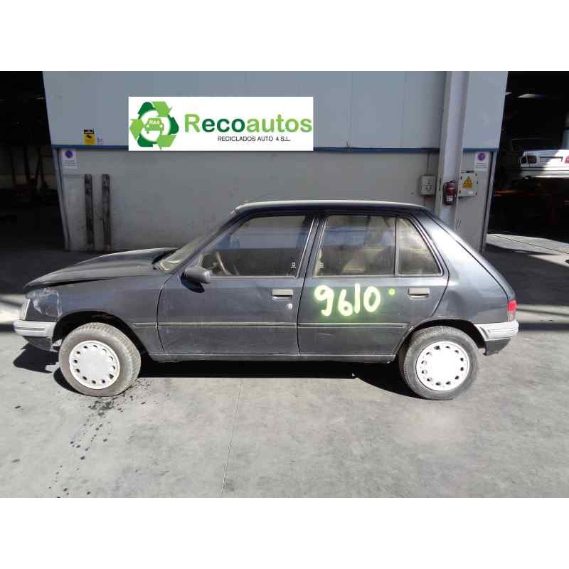 peugeot 205 berlina del año 1990