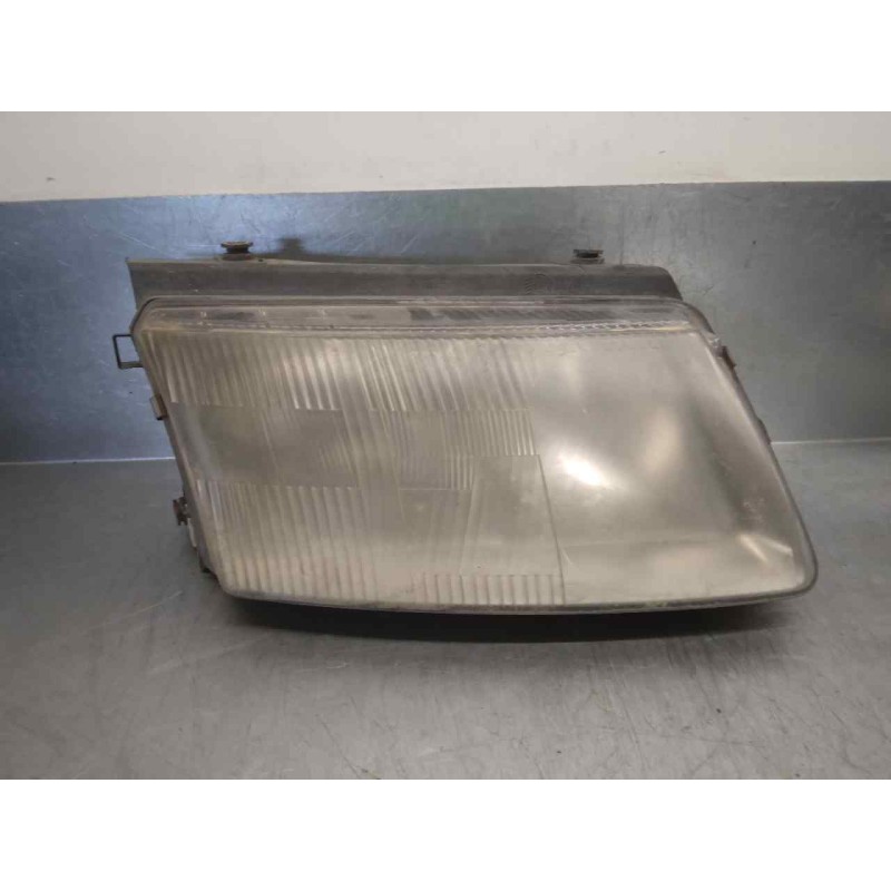 Recambio de faro derecho para volkswagen passat berlina (3b2) 1.9 tdi referencia OEM IAM 3B0941017K  