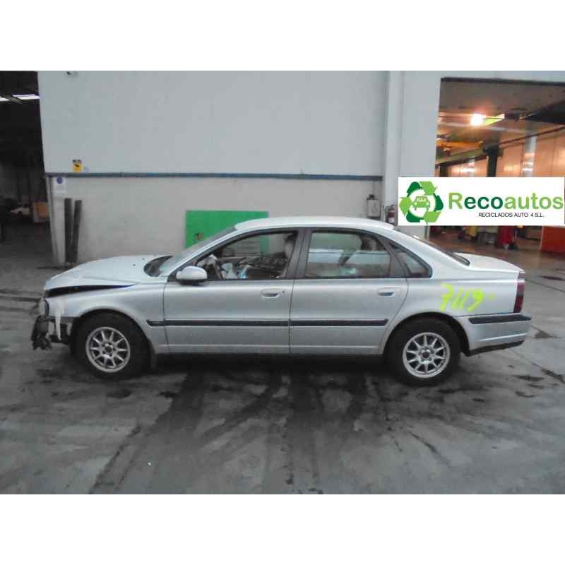 volvo s80 berlina del año 2001