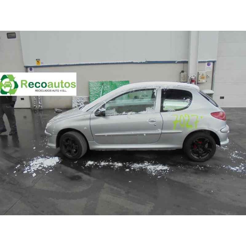 peugeot 206 berlina del año 2000