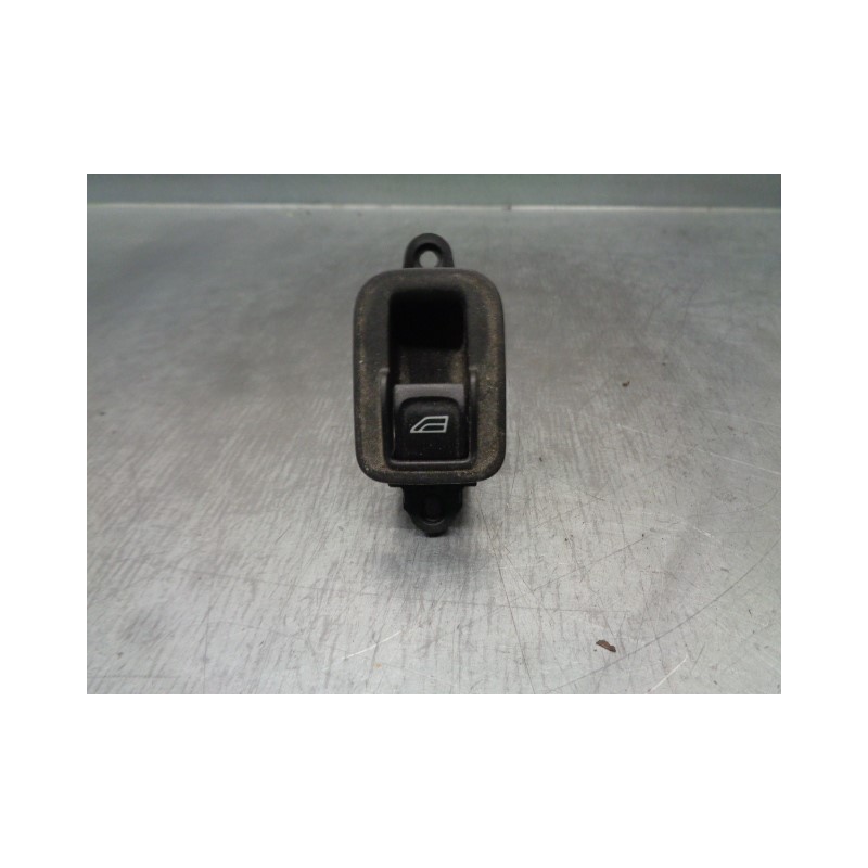 Recambio de mando elevalunas trasero izquierdo para volvo v50 familiar d5 edition r-design referencia OEM IAM 30773217  