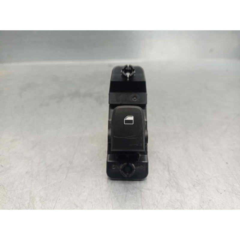 Recambio de mando elevalunas trasero izquierdo para hyundai kona 1.0 tgdi cat referencia OEM IAM 3K552B1200  