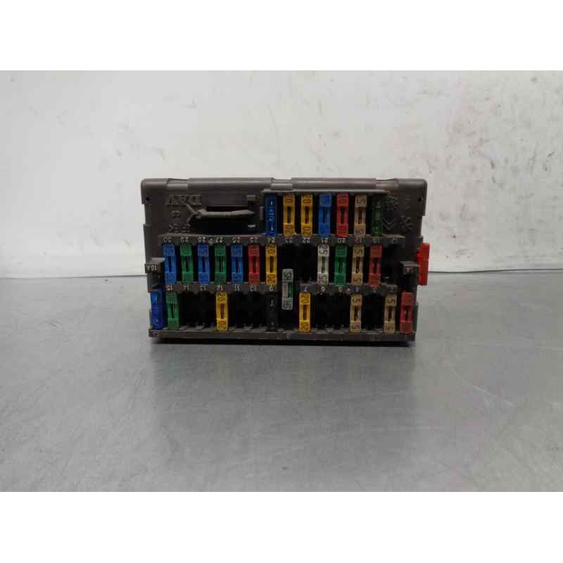 Recambio de caja reles / fusibles para citroen xsara berlina 1.9 diesel referencia OEM IAM 9568591180 