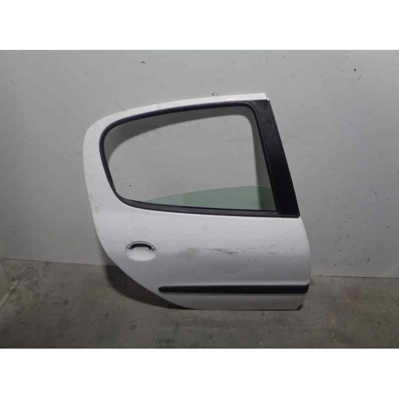 Recambio de puerta trasera derecha para peugeot 206 berlina 1.1 referencia OEM IAM  BLANCA 5 PUERTAS