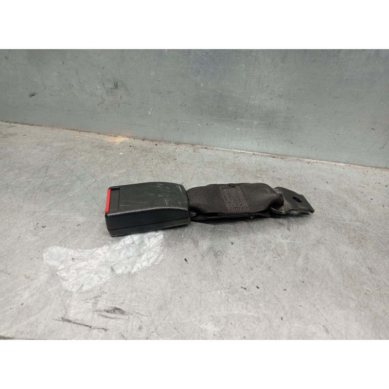 Recambio de enganche cinturon para opel zafira a 2.0 dti referencia OEM IAM 33003235D  