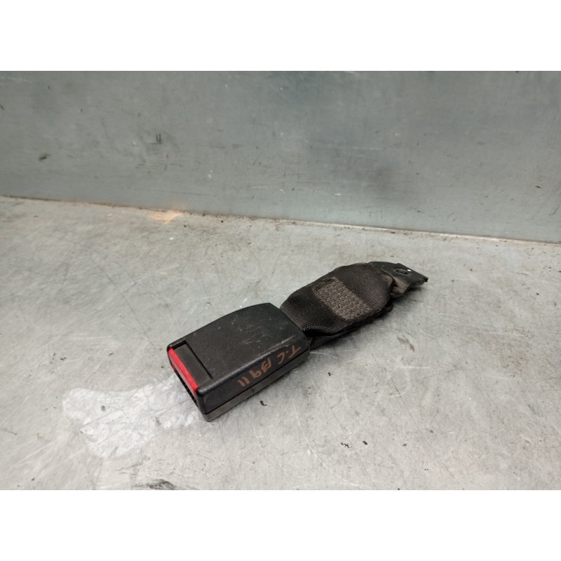 Recambio de enganche cinturon para opel zafira a 2.0 dti referencia OEM IAM 00066669D  