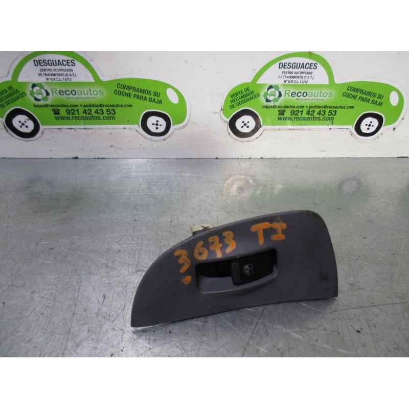 Recambio de mando elevalunas trasero izquierdo para hyundai elantra (xd) 2.0 crdi cat referencia OEM IAM 935782D000  