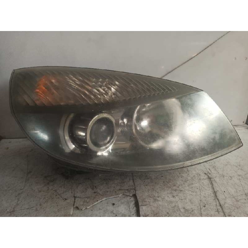 Recambio de faro derecho para renault scenic ii 1.9 dci diesel referencia OEM IAM 5DV00829000 15811400R 5 PUERTAS