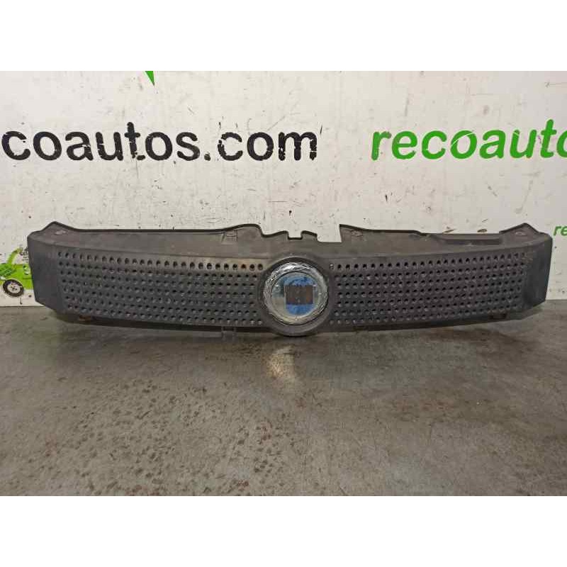 Recambio de rejilla delantera para fiat panda (169) 1.1 referencia OEM IAM 735314236  