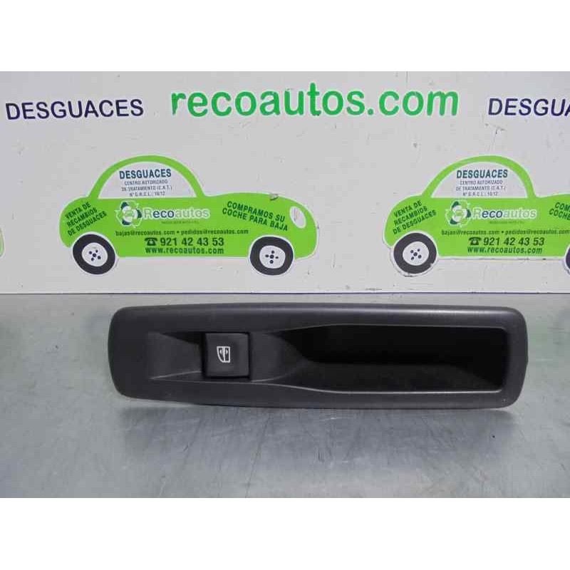 Recambio de mando elevalunas trasero izquierdo para renault scenic iii 1.6 16v referencia OEM IAM 829500004R  