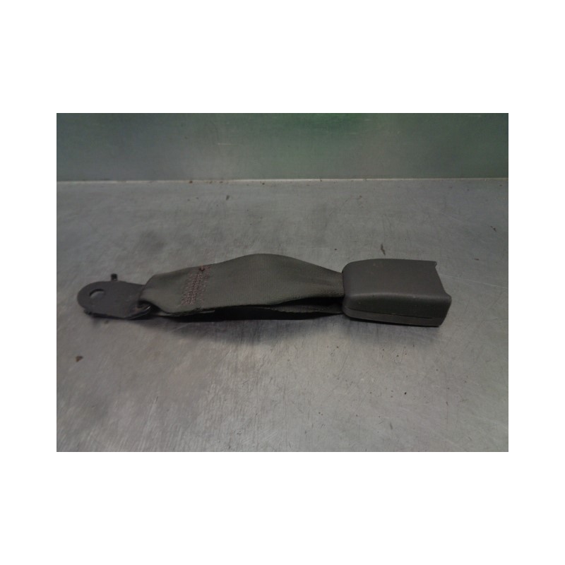 Recambio de enganche cinturon para ssangyong kyron 200 xdi limited referencia OEM IAM 7566109100ABQ TRA IZQ. 5 PUERTAS