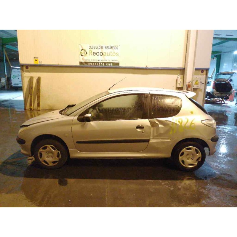 peugeot 206 berlina del año 2002