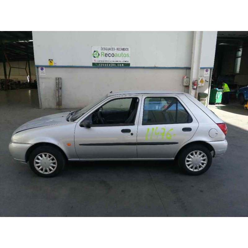 ford fiesta berlina del año 1998