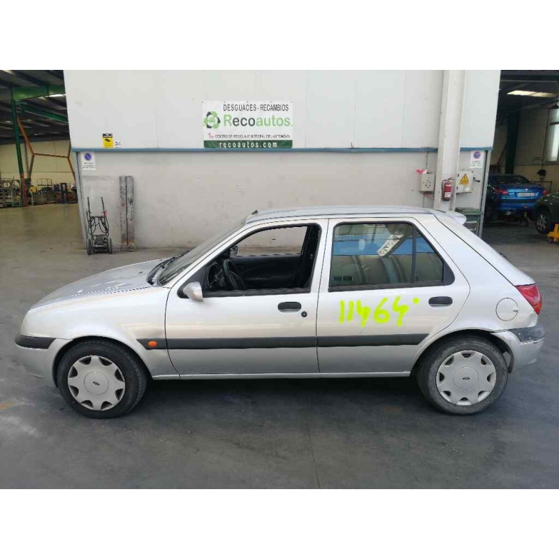 ford fiesta berlina (dx) del año 2001