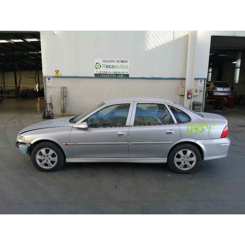 opel vectra b berlina del año 2001