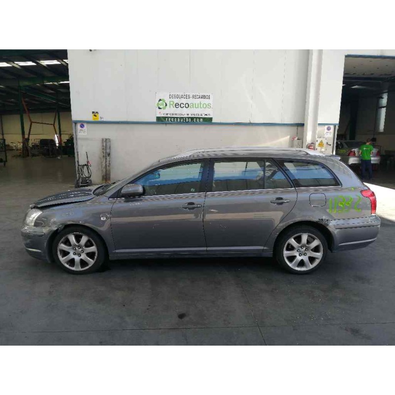 toyota avensis wagon (t25) del año 2004