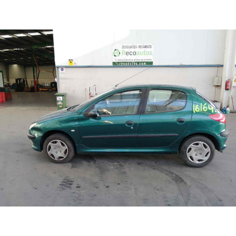 peugeot 206 berlina del año 2000