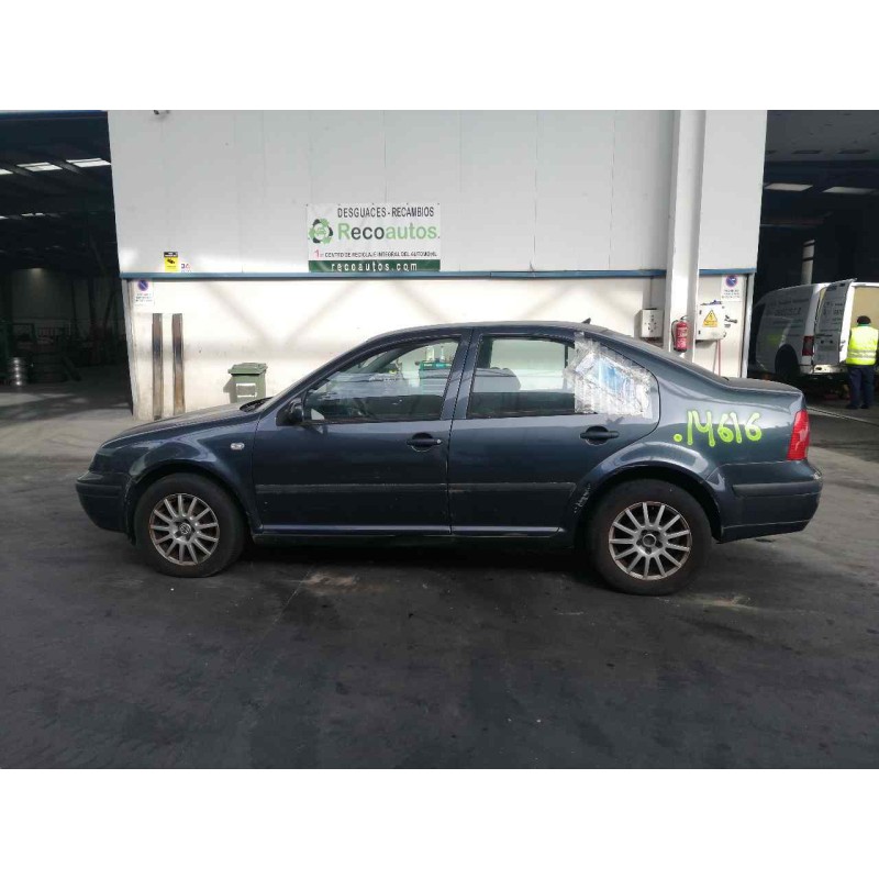 volkswagen bora berlina (1j2) del año 2003