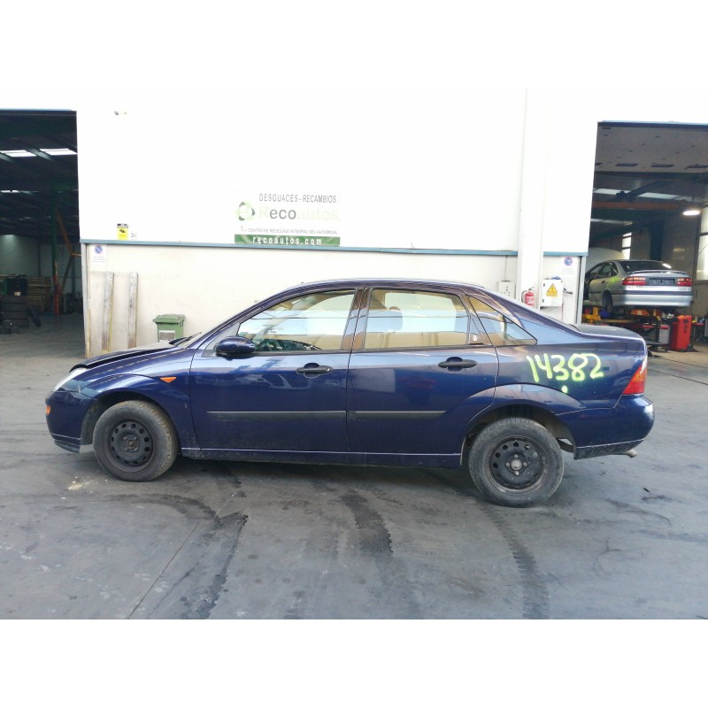 ford focus berlina (cak) del año 2000