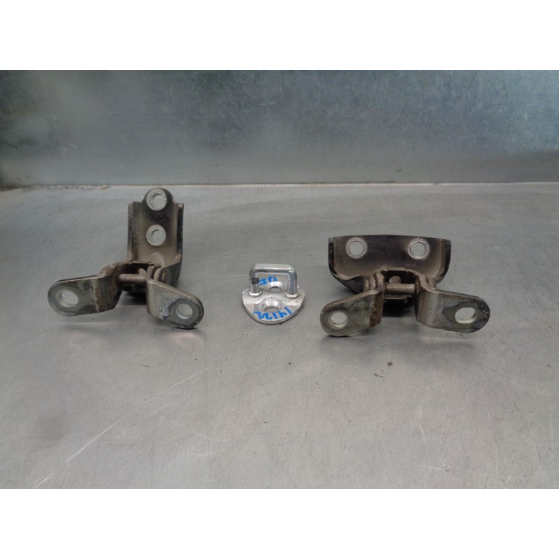 Recambio de bisagra puerta para hyundai i40 cw 1.7 crdi cat referencia OEM IAM 794203K000 793102E000 