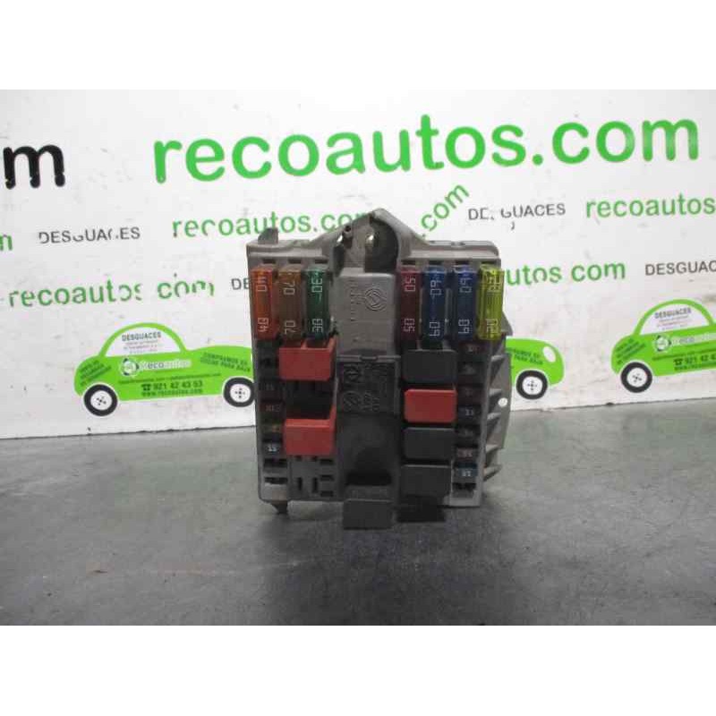 Recambio de caja reles / fusibles para fiat punto berlina (188) 1.2 cat referencia OEM IAM 46835581  