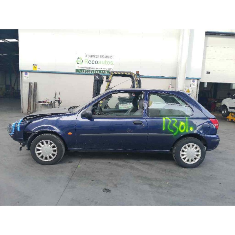 ford fiesta berlina del año 1999