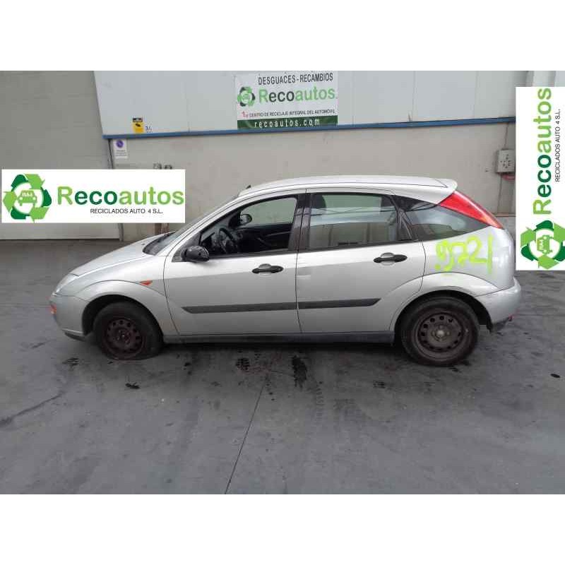 ford focus berlina (cak) del año 2000